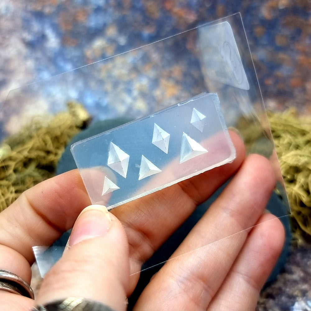Geometric silicone mold for polymer clay
