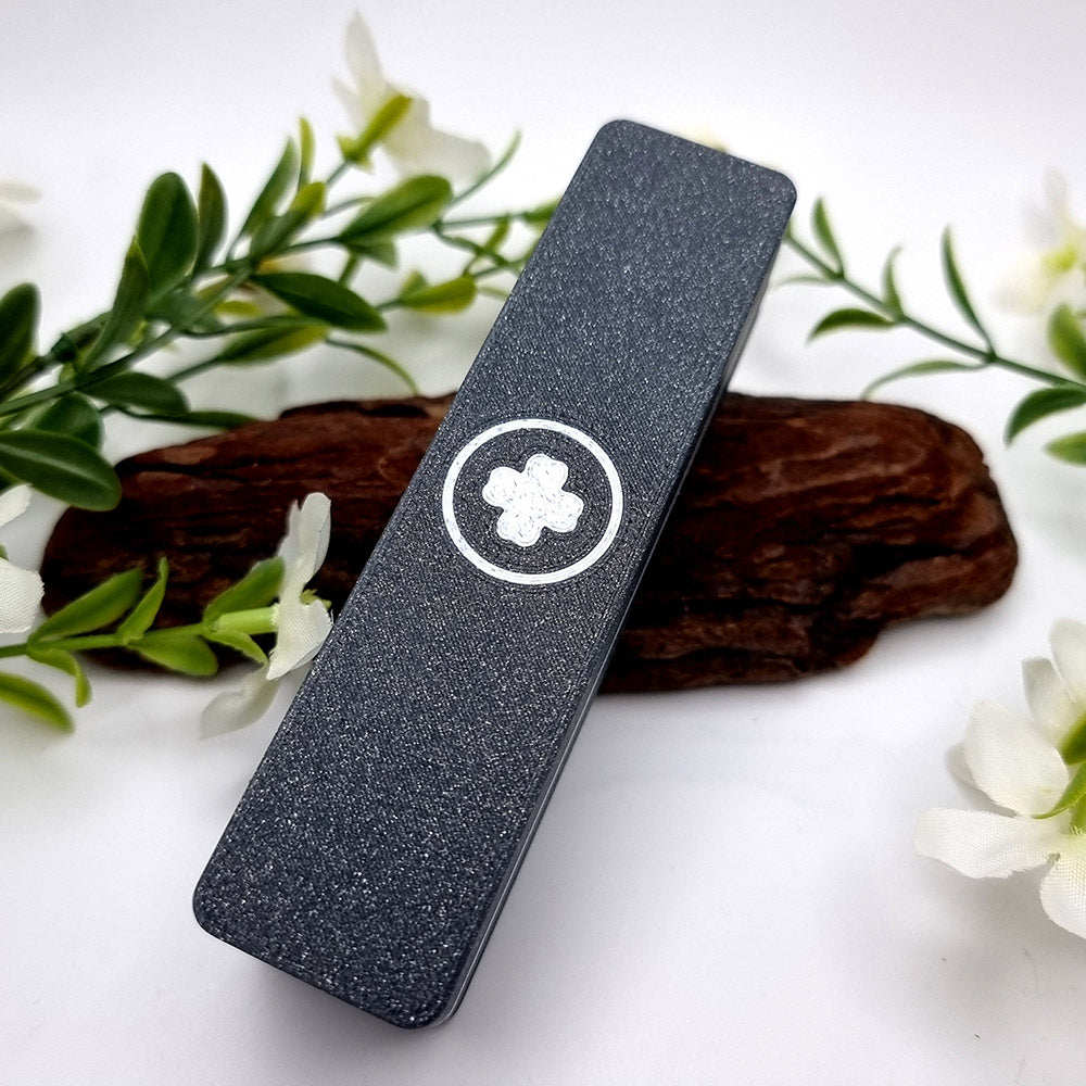 Tiny clover nano polymer clay cutter