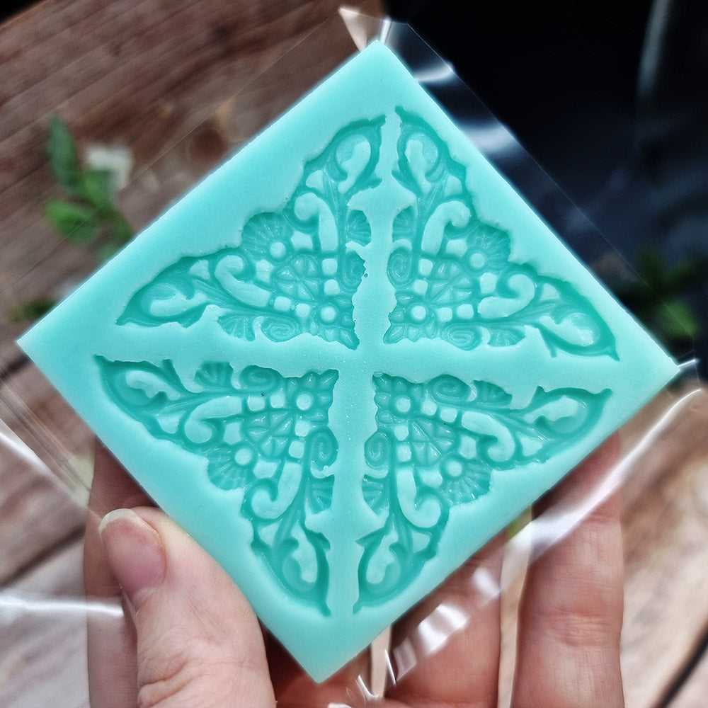 4 Corners Mold