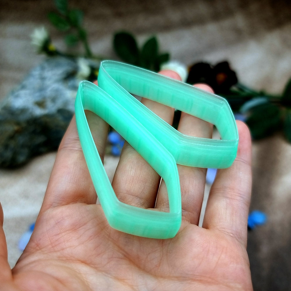 Pair of mirrored green PLA long kite polymer clay cutters, a left and a right cutter, for long statement earrings by SweetyBijou