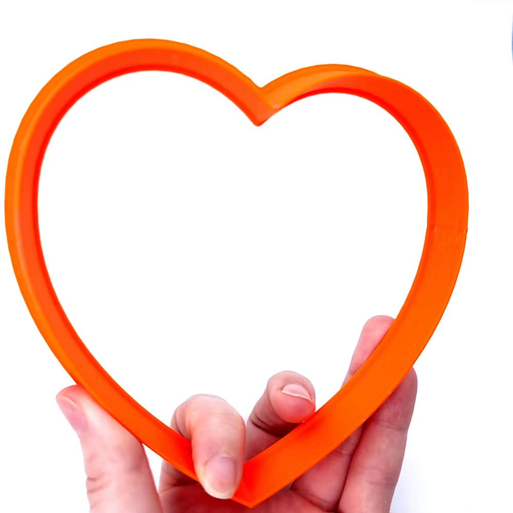 Huge Classic Heart-Shaped Cutter Plastic Cutters SweetyBijou Tools 8cm