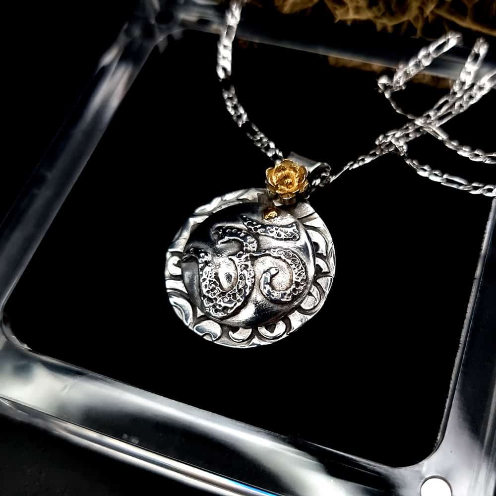 Unique silver OM sign pendant Pendant SweetyBijou Jewelry Default Title