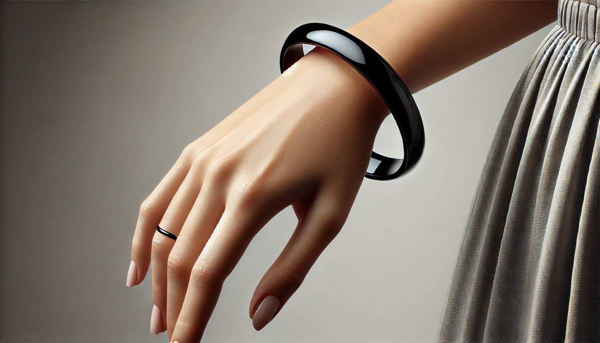 How to measure hand size to choose correct size of the bangle bracelet?