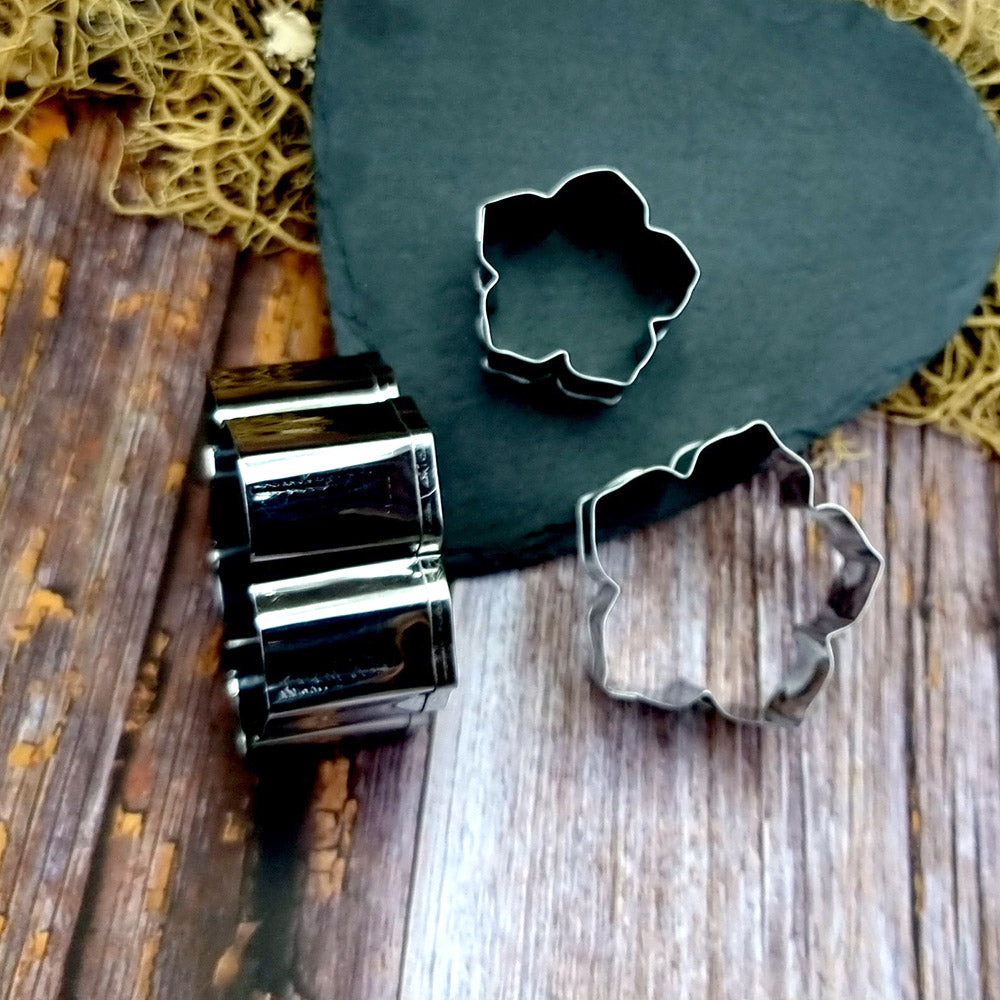 Set Of 3 Cutters Of Flowers