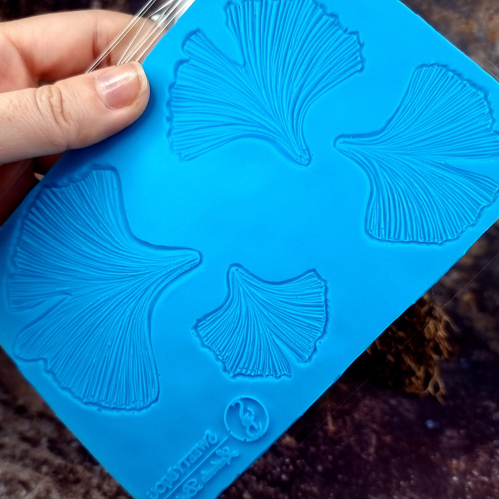 Silicone Texture - Four Gingko Leafs with Outline