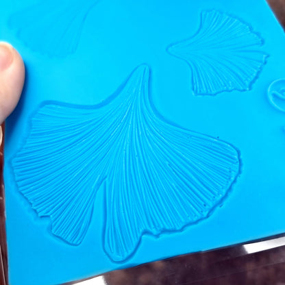 Silicone Texture - Four Gingko Leafs with Outline