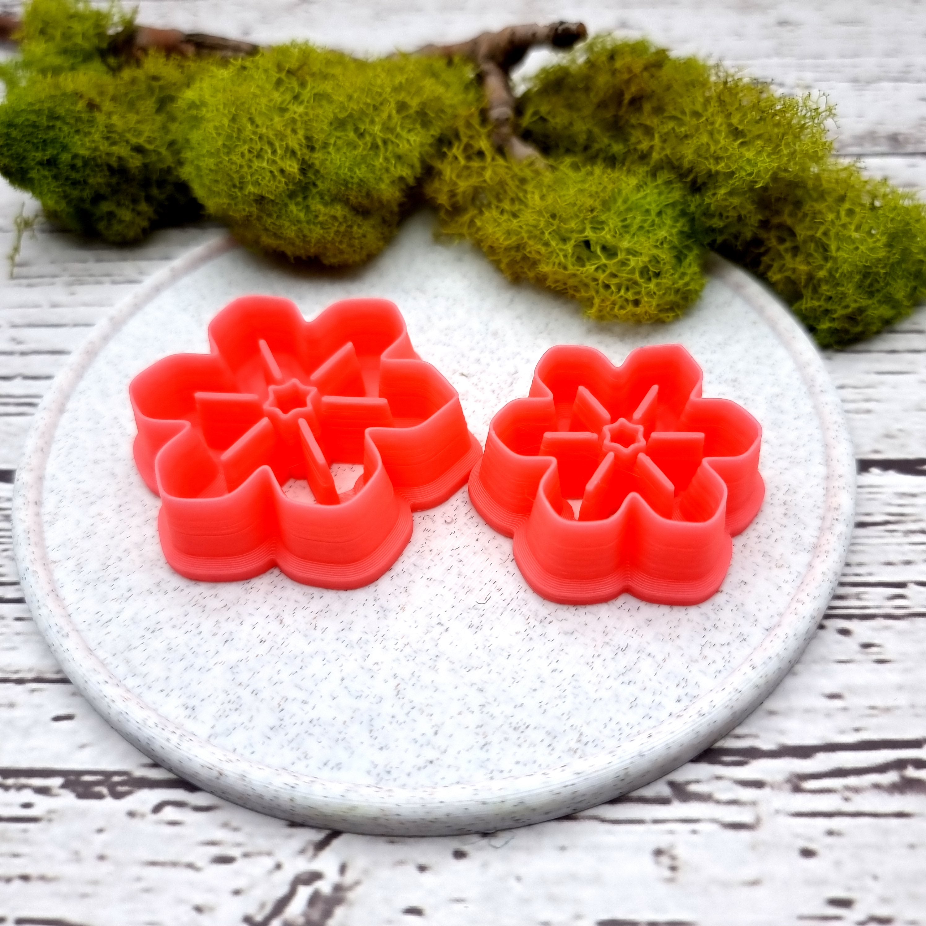 Flower shape polymer clay cutter