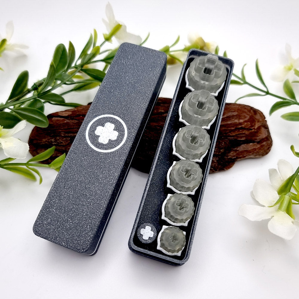 Tiny clover nano polymer clay cutter