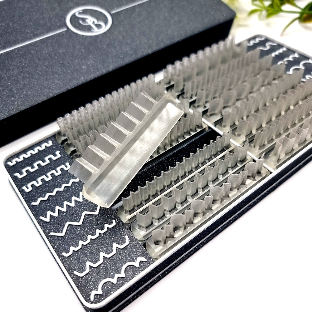 18 Short Very Sharp Blades - Set in a Stylish Designed Box