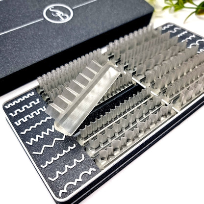 18 Short Very Sharp Blades - Set in a Stylish Designed Box
