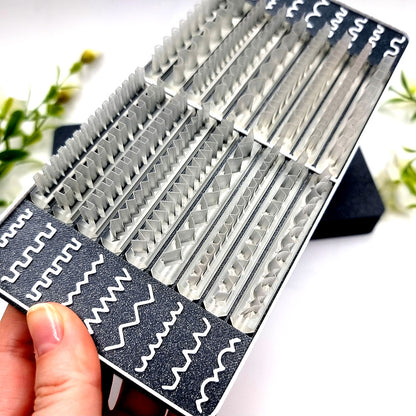 18 Short Very Sharp Blades - Set in a Stylish Designed Box