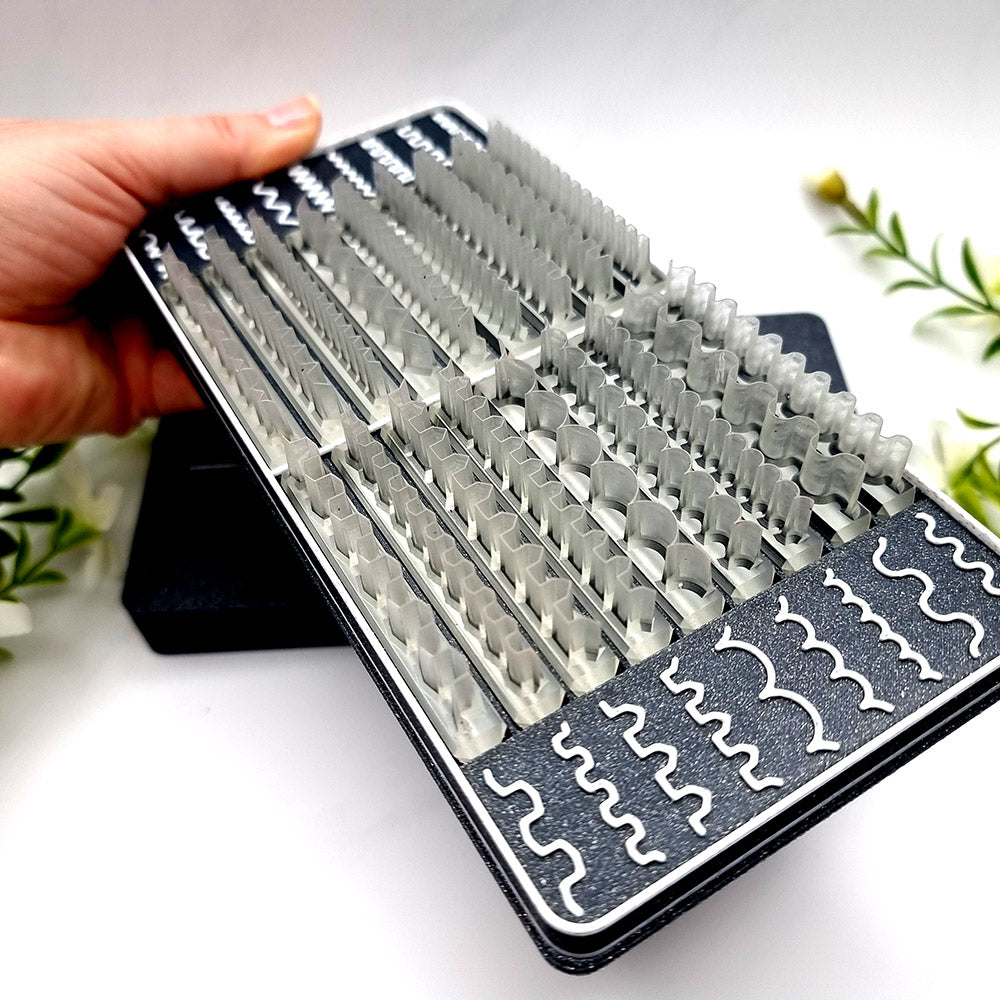 18 Short Very Sharp Blades - Set in a Stylish Designed Box