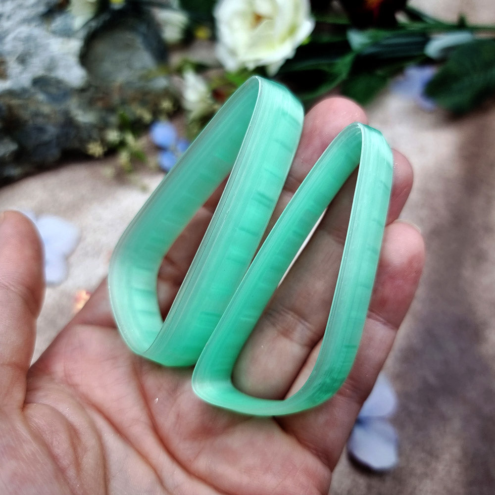 Pair of mirrored green PLA tilted teardrop polymer clay cutters, a left and a right cutter, for long statement earrings by SweetyBijou