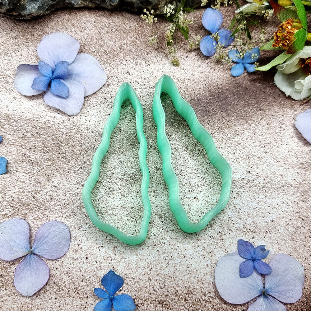 Pair of mirrored green PLA rippled leaf polymer clay cutters, a left and a right cutter, for long statement earrings by SweetyBijou