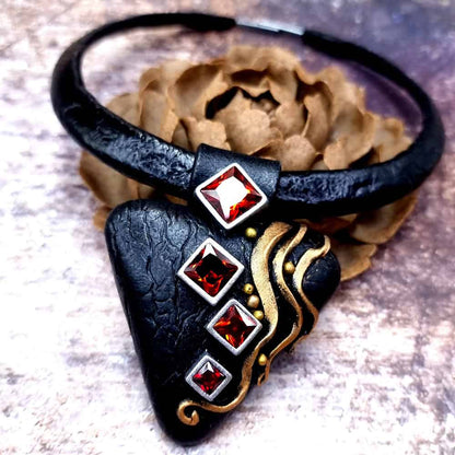 Triangle Black Necklace Necklace SweetyBijou Jewelry   