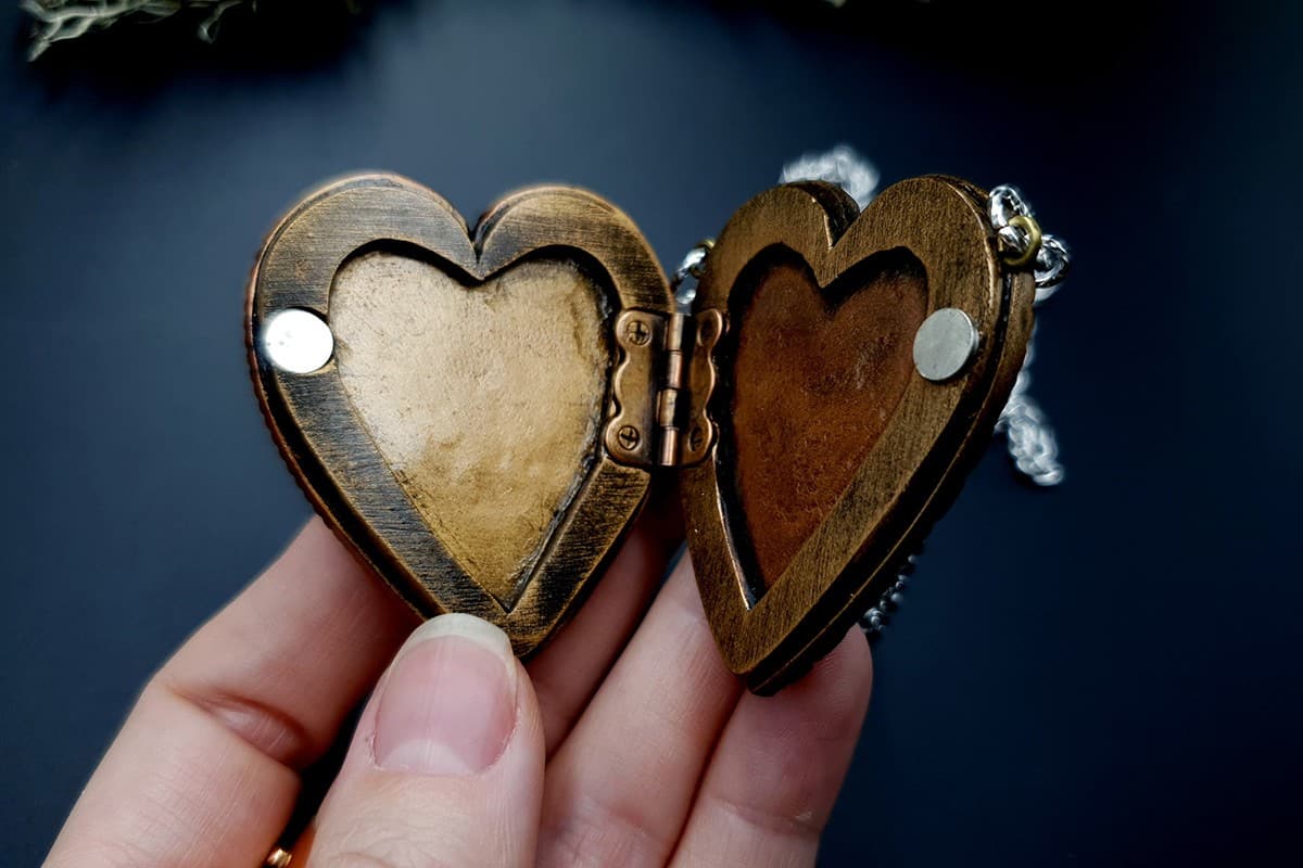 Pendant Photo Frame ~ Blue Light Pendant SweetyBijou Jewelry   