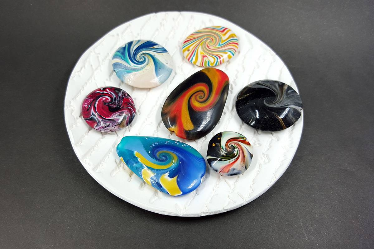 7 pcs Abstract Twisted Beads from Polymer Clay #7626