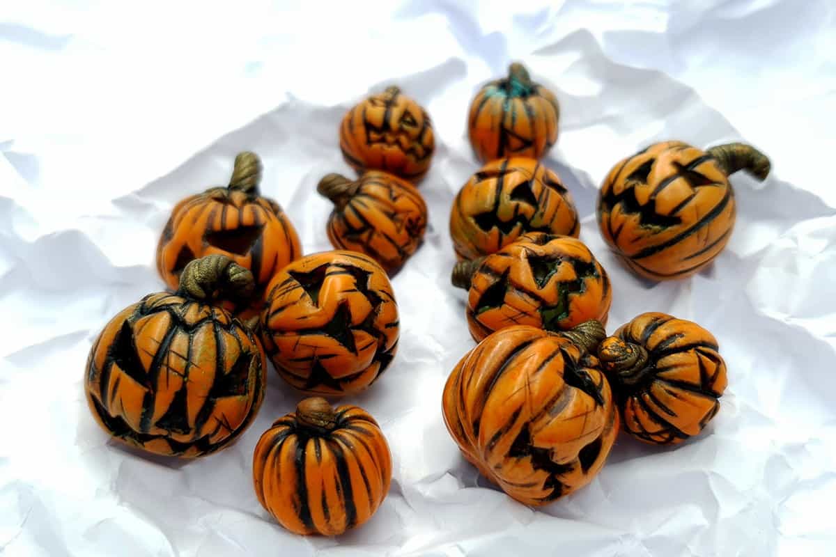 Set of 9 halloween beads from polymer clay (6880)