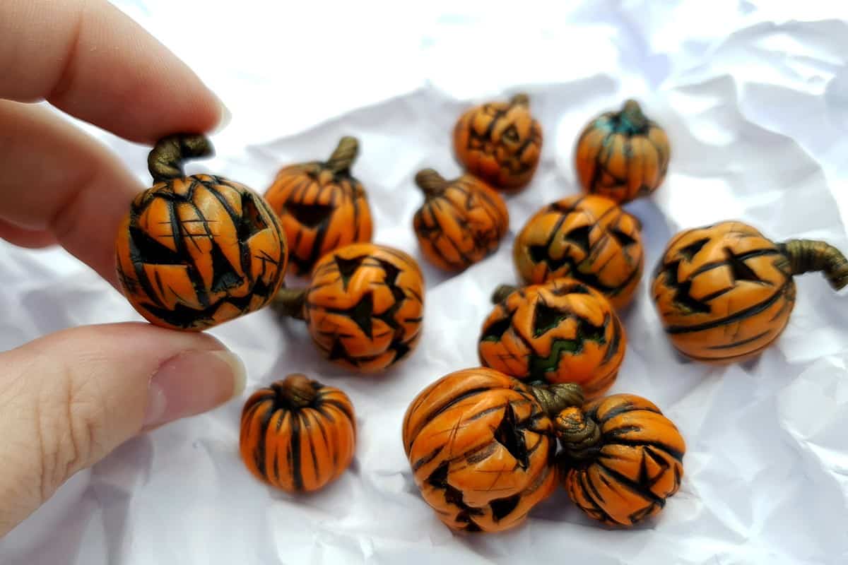 Set of 9 halloween beads from polymer clay (6882)