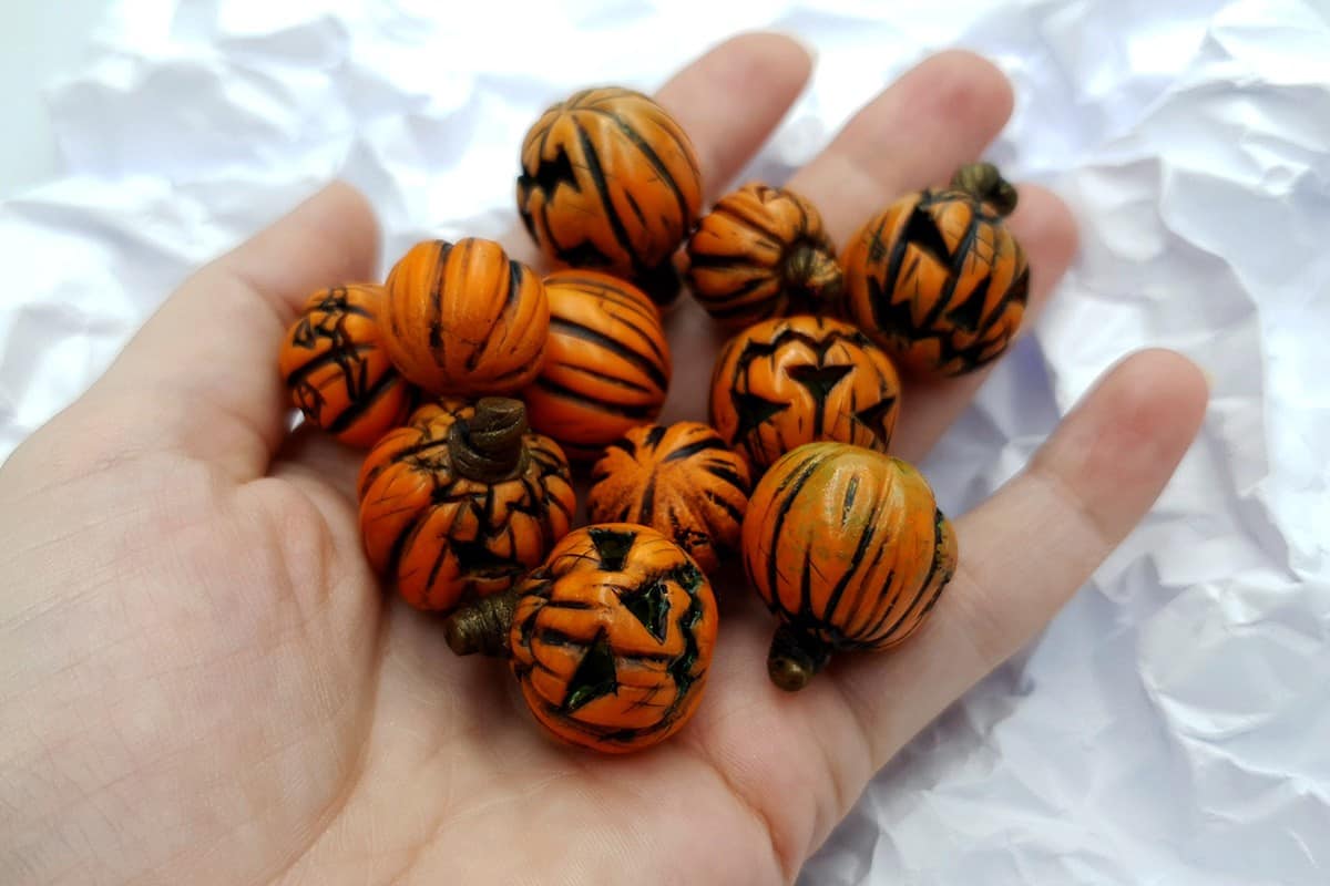 Set of 9 halloween beads from polymer clay (6888)