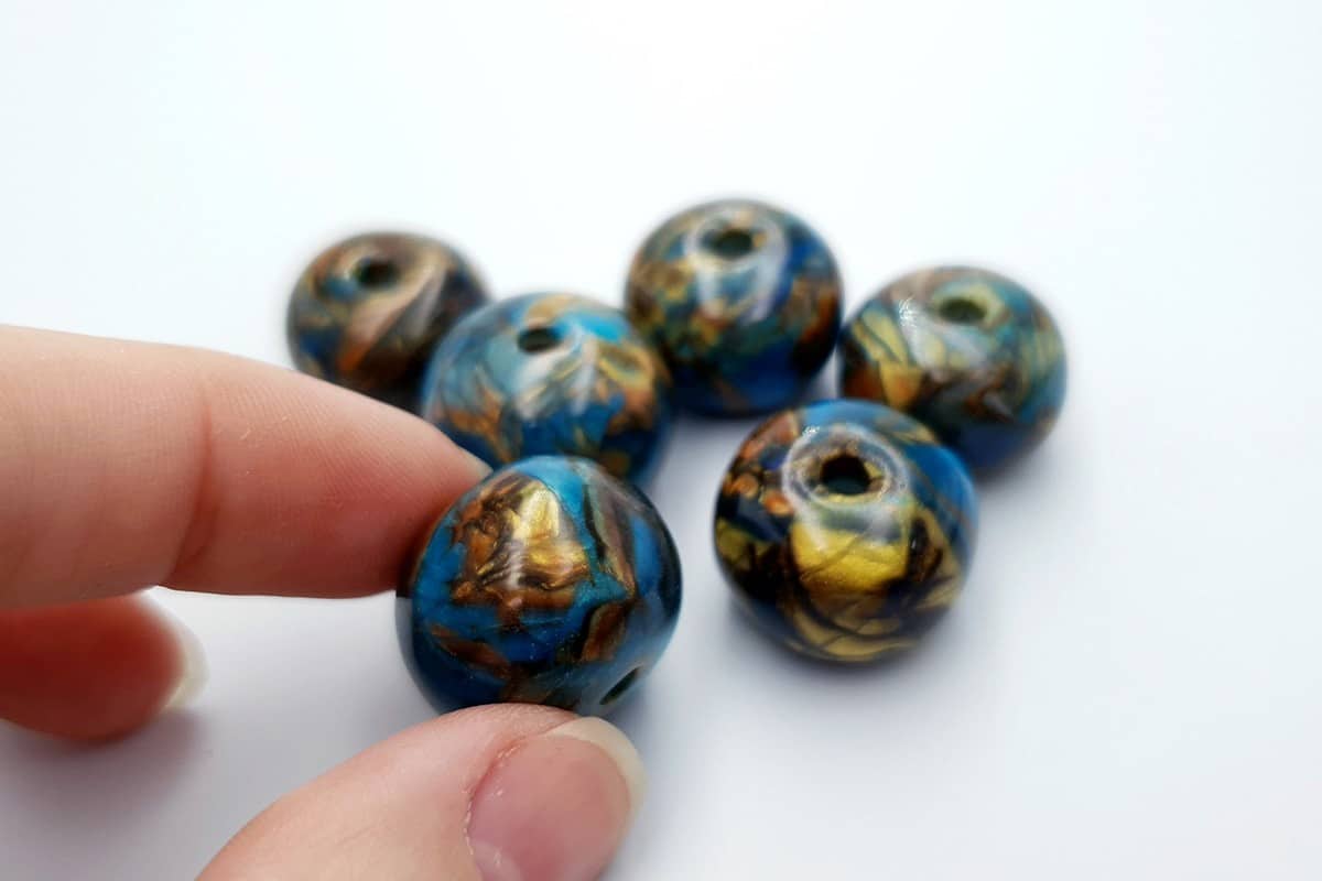 Set of 6 Faux Labradorite beads from polymer clay (6899)