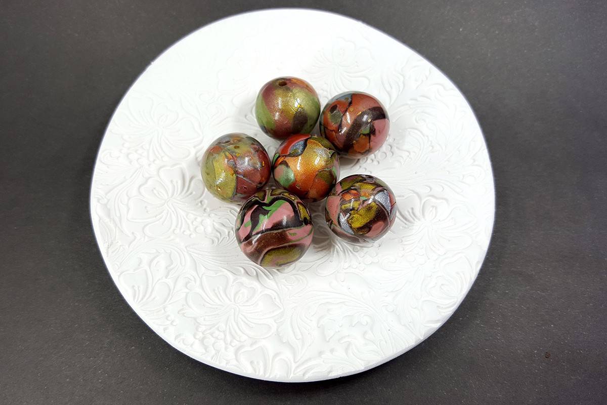6 Beads: Glossy Brown, Bronze, Green (Polymer Clay) (7186)