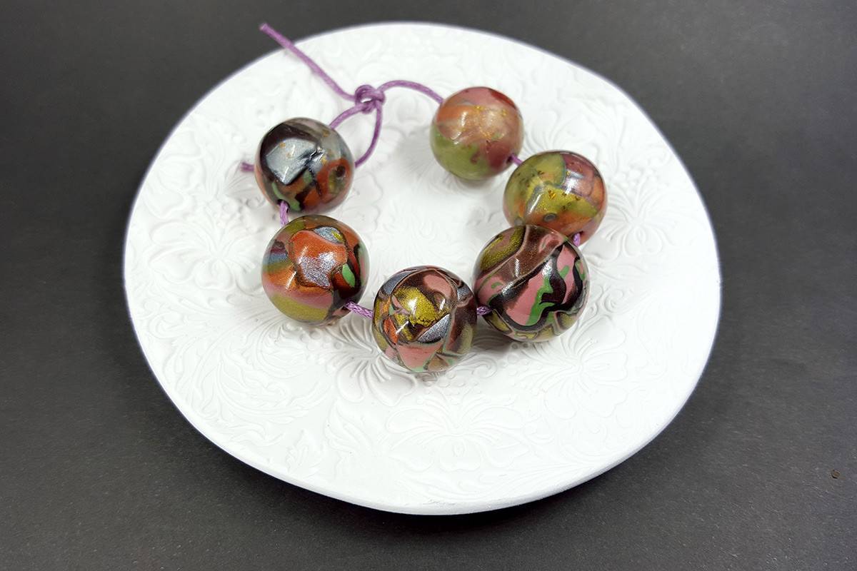 6 Beads: Glossy Brown, Bronze, Green (Polymer Clay) (7189)