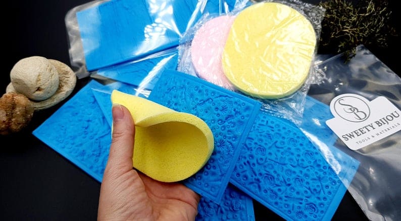 Thin sponge for making good impression from texture (14147)