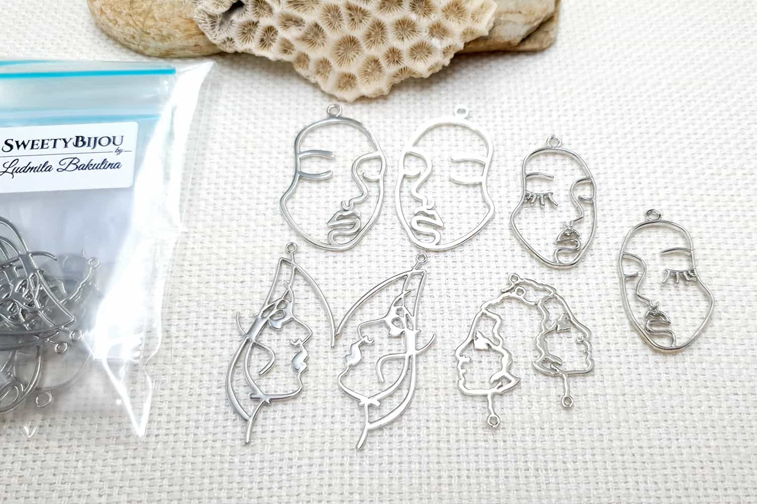Faces - Set of 8pcs Silver Color Metal Jewelry Findings #22397