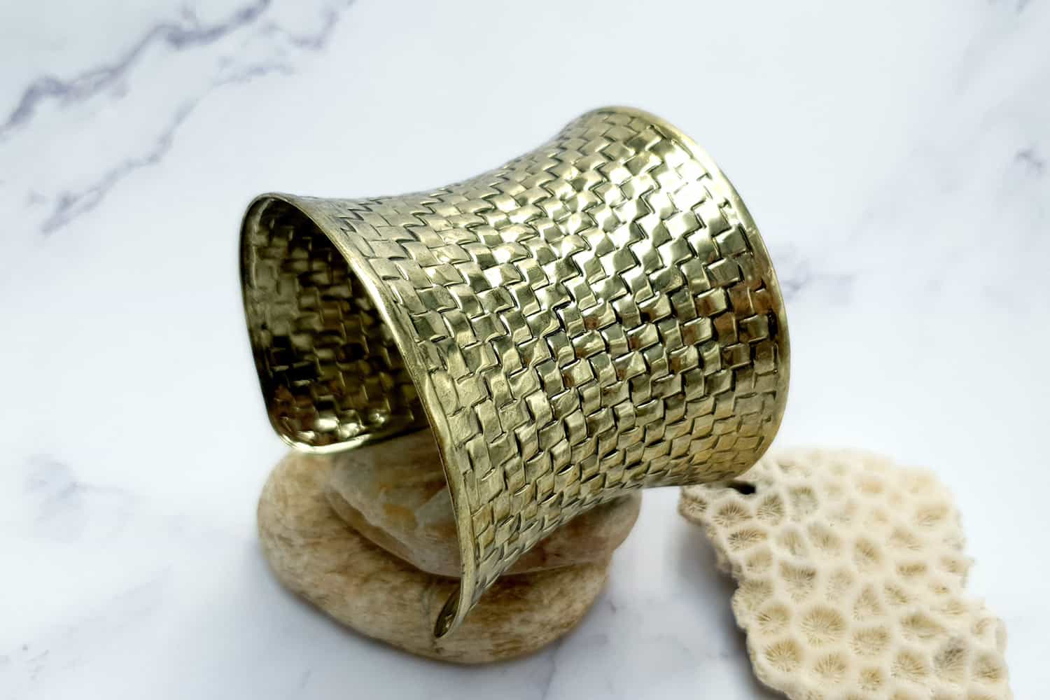 Bracelet metal base, basket pattern, aged bronze #23434