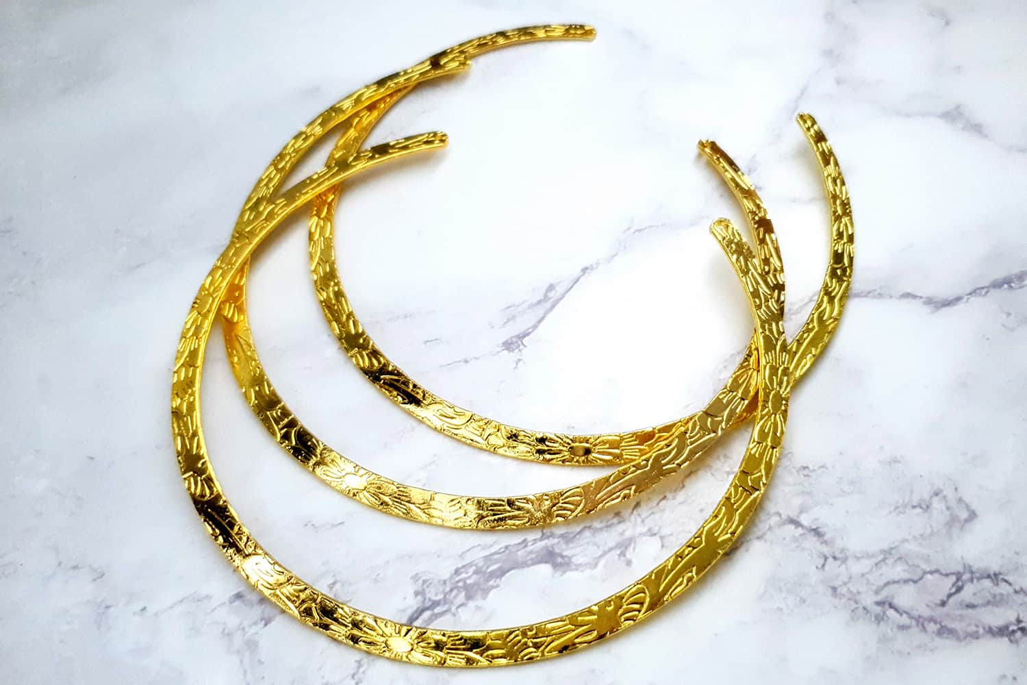 3 Pieces Of Golden Metal Necklaces For Pendant (25342)