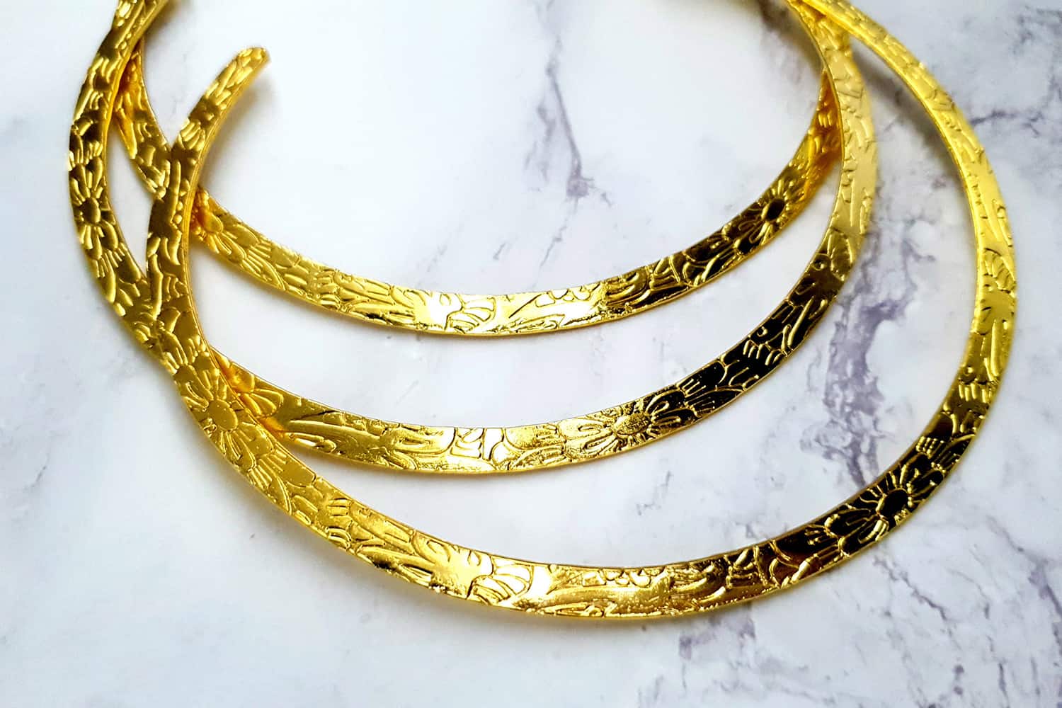 3 Pieces Of Golden Metal Necklaces For Pendant (25346)