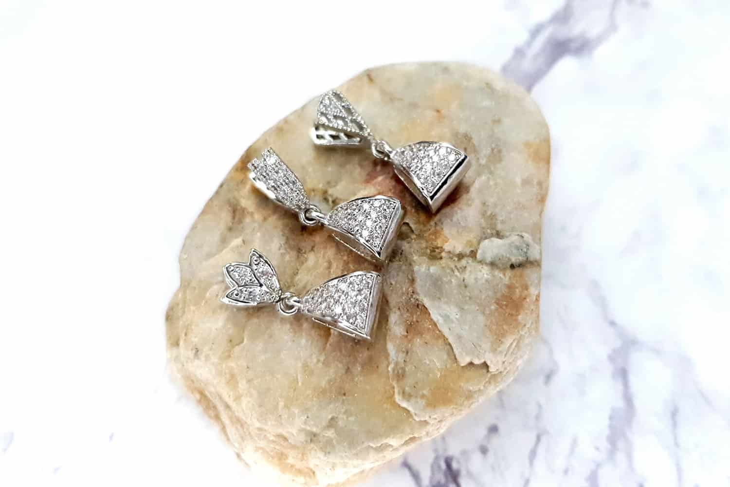 3 high quality silver crystals pendant pinch bail (25364)