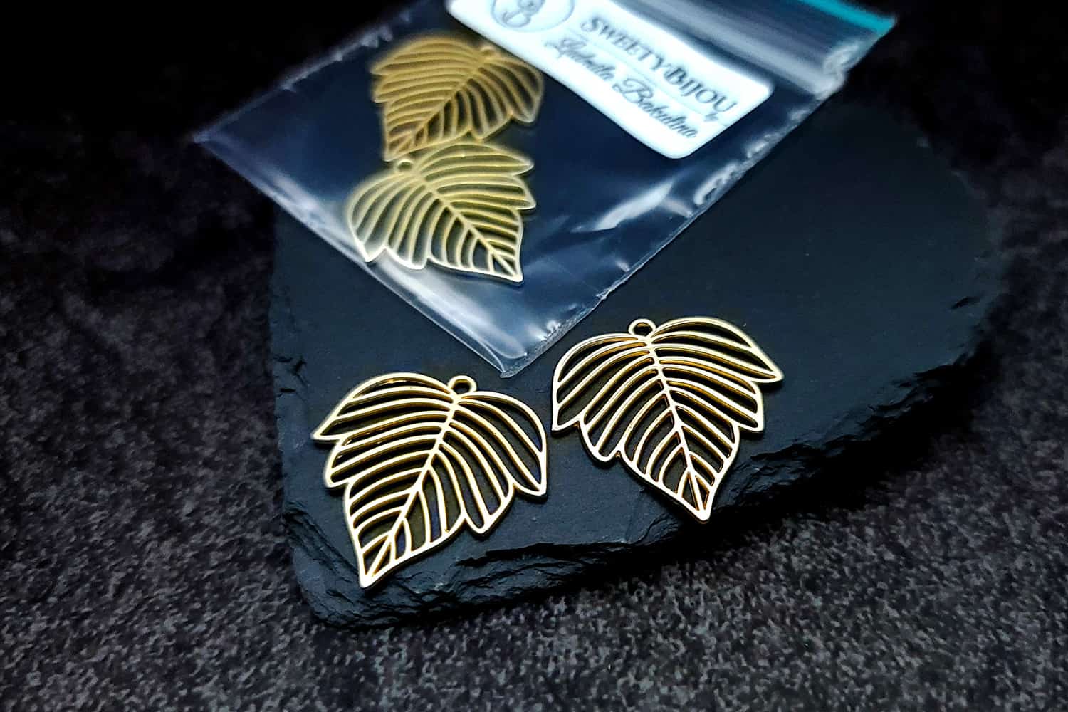 Pair of matt golden color leafs charms for earrings (27240)