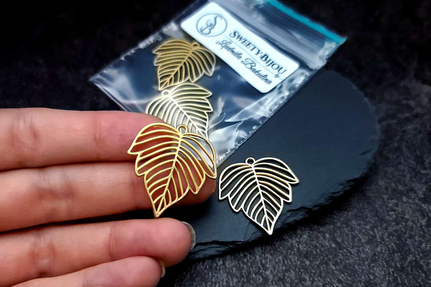 Pair of matt golden color leafs charms for earrings (27242)