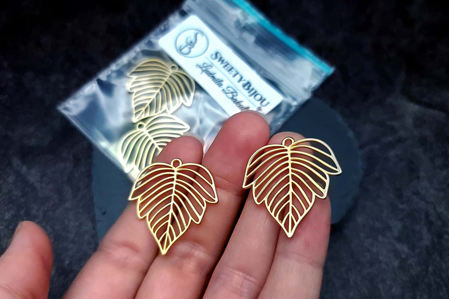 Pair of matt golden color leafs charms for earrings (27245)