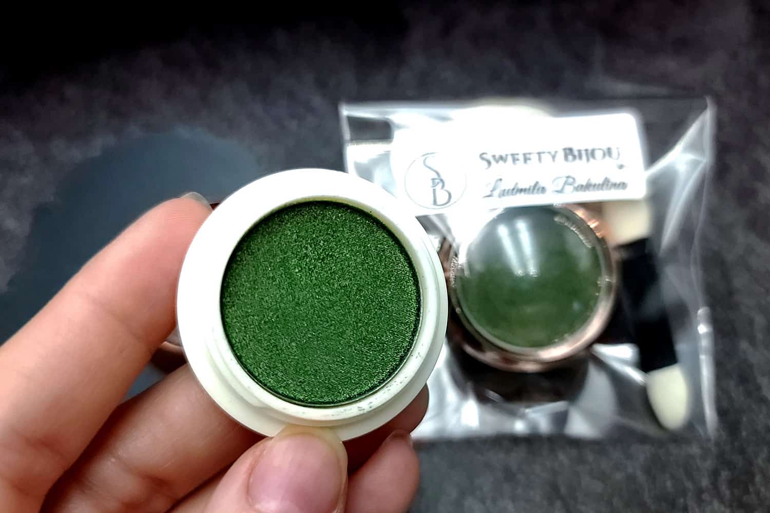 Solid Powder "Shaded Green" with Metal and Chrome Effect #27362