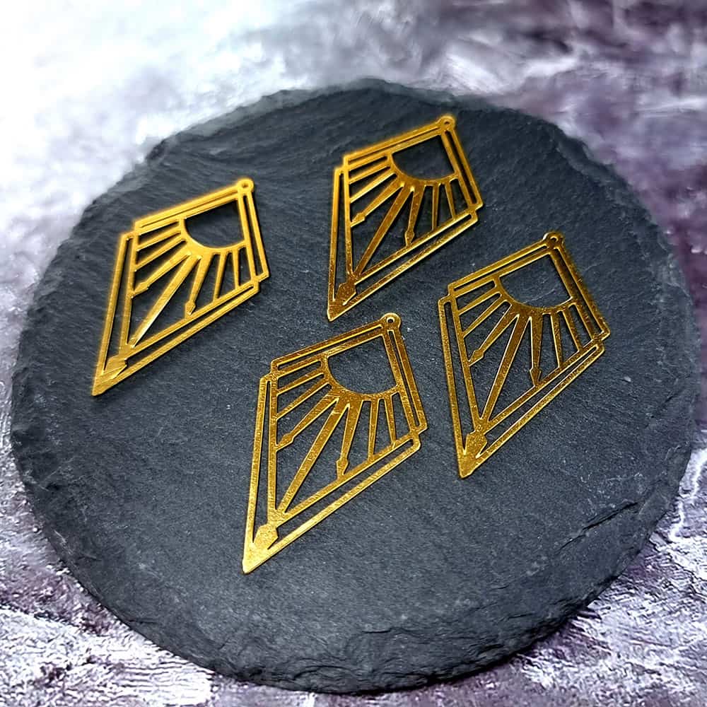 4 Raw Brass Charms "Arrows of the Sun" (33943)