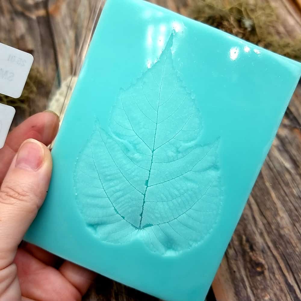Detailed Leaf - Handmade texture-mold of real leaf (35970)