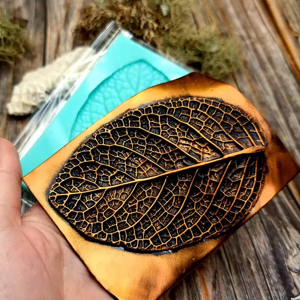 Deep Leaf Pattern - Handmade texture-mold of real leaf (36060)