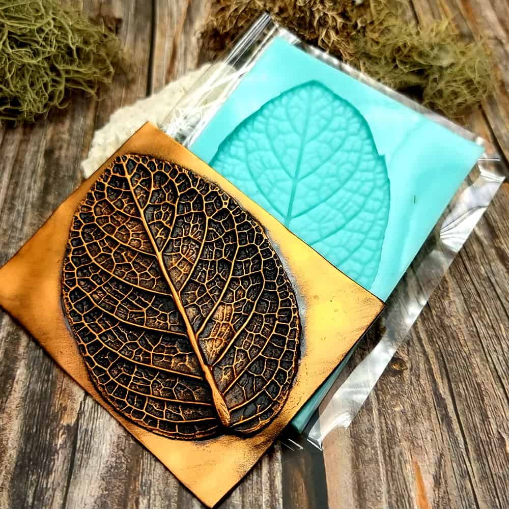 Deep Leaf Pattern - Handmade texture-mold of real leaf (36077)