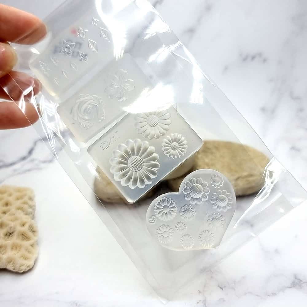 4 Super Quality Molds "Flowers and Leafs" (39883)