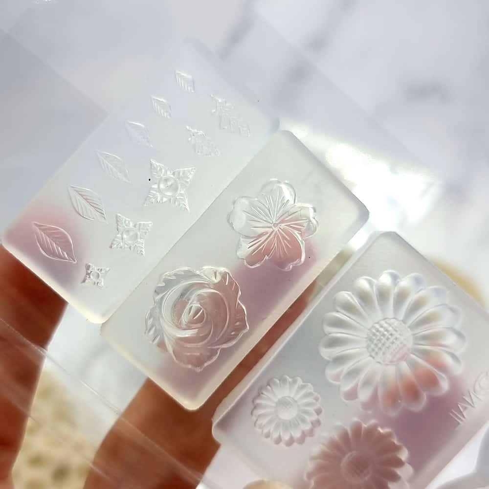 4 Super Quality Molds "Flowers and Leafs" (39911)