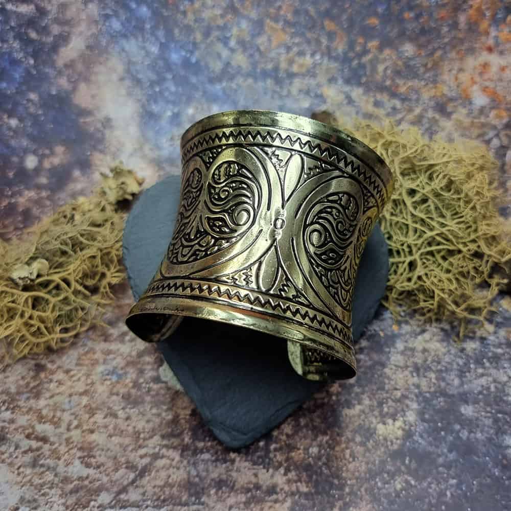 Bronze color Metal Bracelet base (44648)