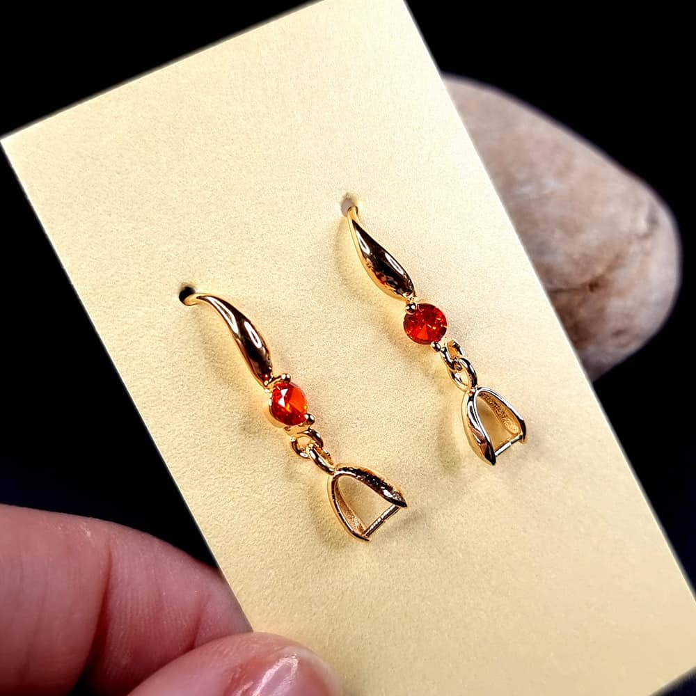 Red cubic zirconia golden earrings hooks with bails (148462)