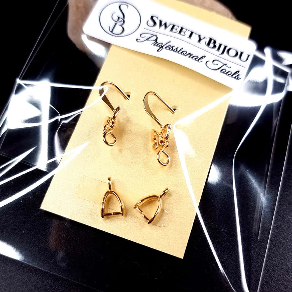 Pair of butterfly golden earrings hooks with bail (148472)
