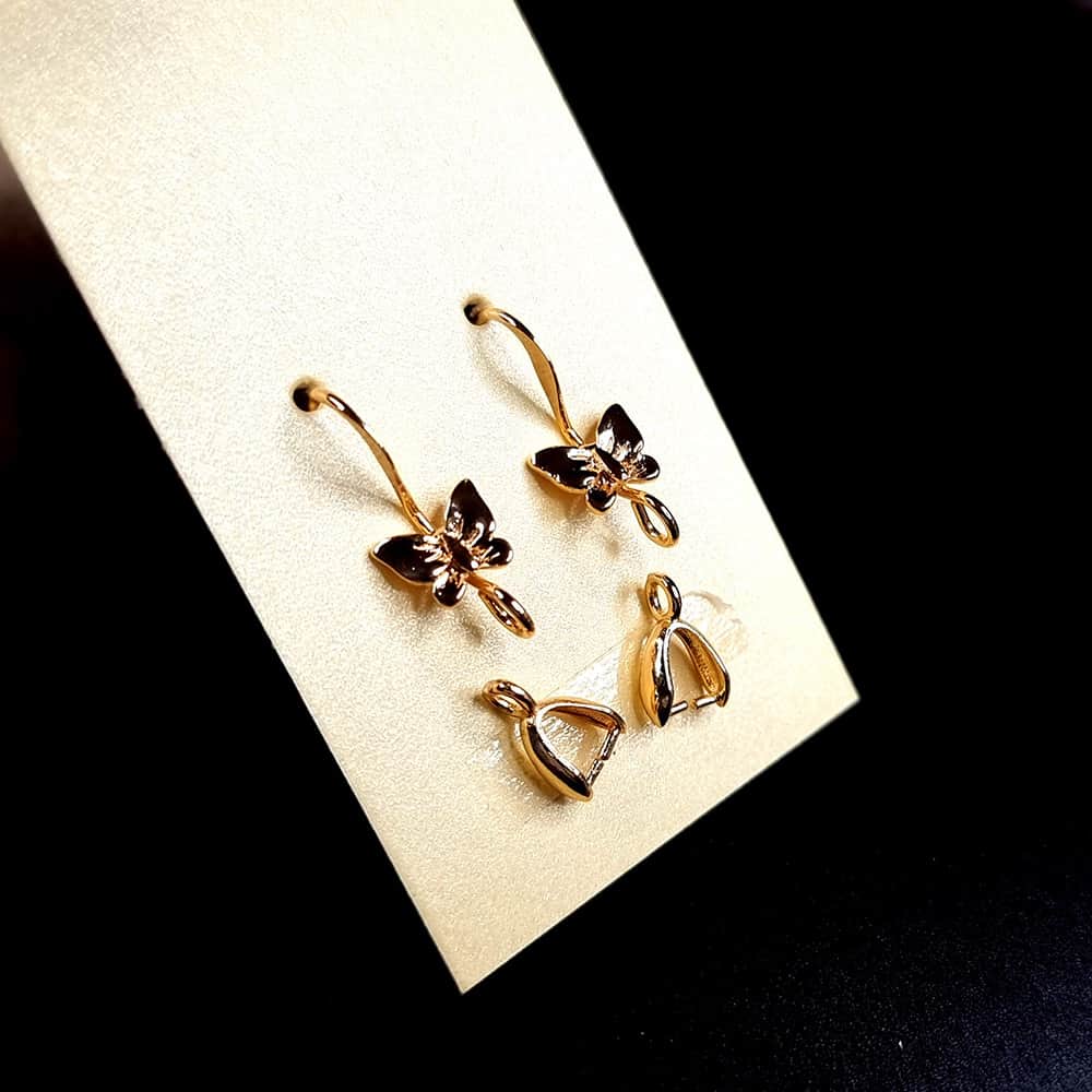 Pair of butterfly golden earrings hooks with bail (148486)