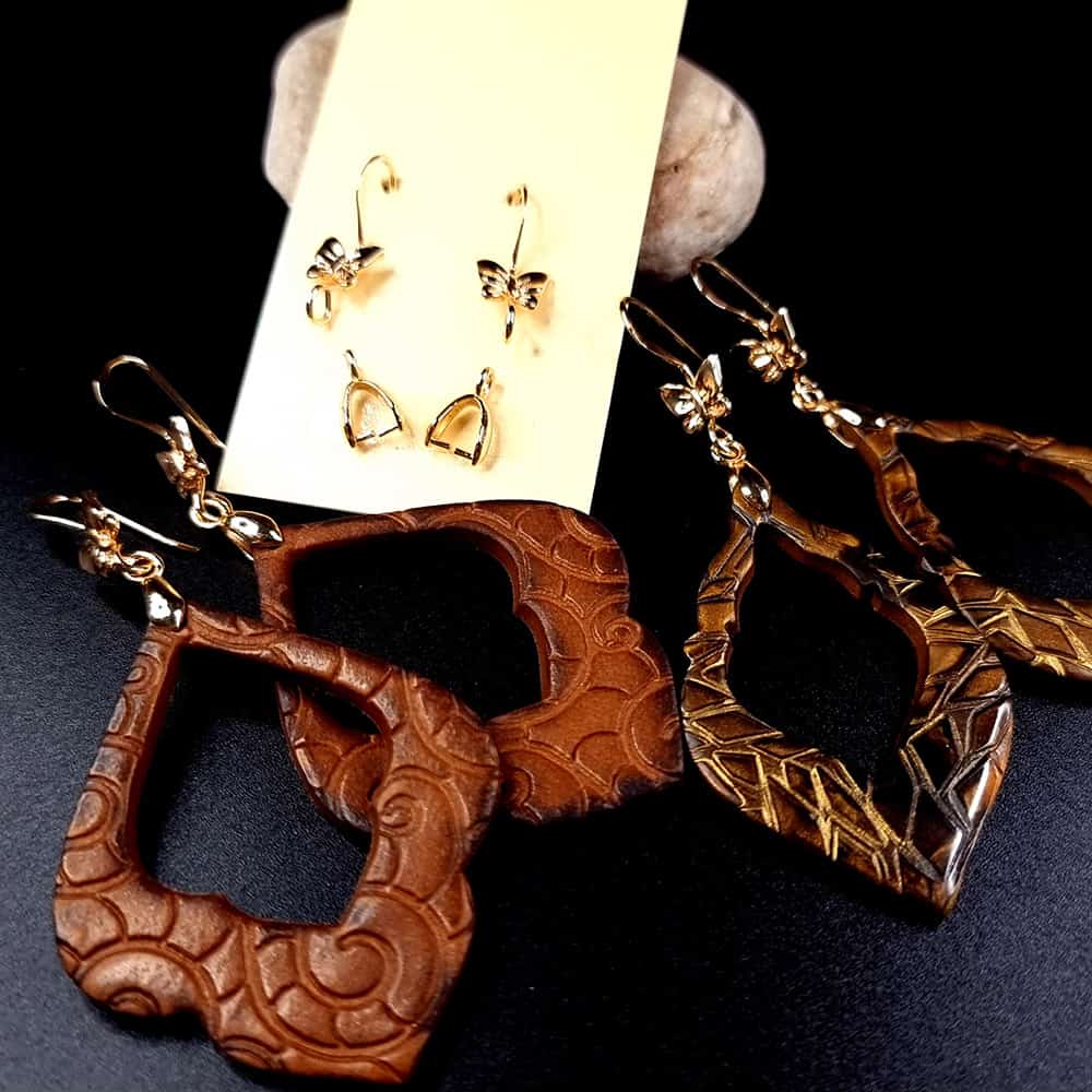 Pair of butterfly golden earrings hooks with bail (148493)
