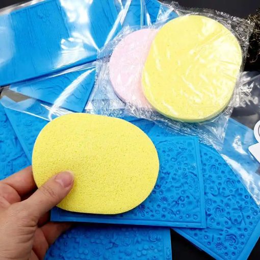 Thin sponge for making good impression from texture (174699)